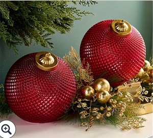 lot 3886 image: Set of (2) 8 Diamond Glass Tabletop Ornaments by Valerie