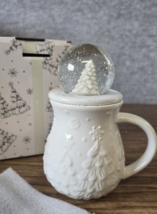 lot 3897 image: Temp-tations Frosty Forest White 16oz Mug Ornament Snow Globe Lid
