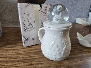 lot 3898 image: Temp-tations Frosty Forest White 16oz Mug Ornament Snow Globe Lid