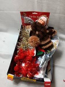 lot 33952 image: Bundle of Christmas ornaments and Decorations