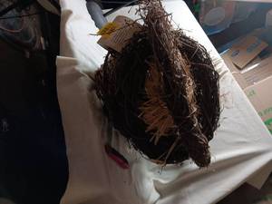 lot 33976 image: Heart-shaped woven twig basket, round woven twig basket, woven wood twig wreath, grapevine heart-shaped wreath