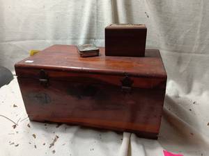 lot 33979 image: Vintage Items