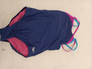 lot 21592 image: Speedo Swimsuit Dark blue and pink (Size 12)