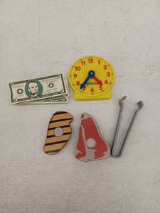 lot 21601 image: Toy lot