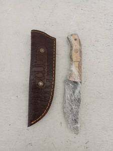 lot 21692 image: MHSCutlery Fixed Blade Knife w Leather Sheath, 7.5 Inch