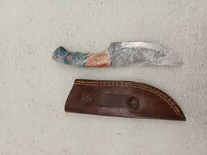 lot 21695 image: MHSCutlery Decorative Knife with Leather Sheath,  8 Inch