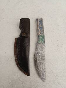 lot 21699 image: MHSCutlery Damascus Steel Fixed Blade Knife w Leather Sheath, 10 Inch