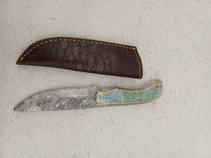 lot 21701 image: MHSCutlery Damascus Steel Knife with Leather Sheath, 9.25 Inch