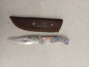 lot 21705 image: MHSCutlery Damascus Steel Knife With Leather Sheath, 9 Inch