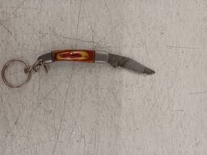 lot 21740 image: MHSCutlery Damascus Steel Folding Knife Keychain, 4 Inch