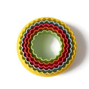 lot 62989 image: Way to Celebrate 5 Round Cookie Cutters