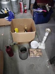 lot 62996 image: Vintage Home Decor & Tableware Lot