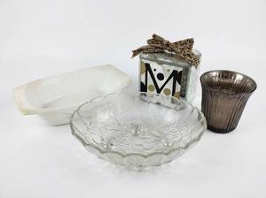 lot 63973 image: Lot of Home Decor Items