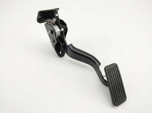 lot 64003 image: Apremium Accelerator Pedal Assembly w Bracket