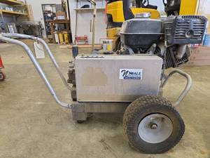 lot 1393 image: Honda Gas Engine Pressure Washer 4000 PSI  Model GX390