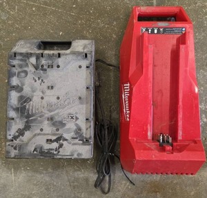 lot 1421 image: Milwaukee FUEL Battery Pack 6.0Ah with Dual Bay Charger  Model XC406 M18 MX