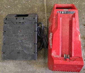 lot 1422 image: Milwaukee FUEL Battery Pack 6.0Ah with Dual Bay Charger  Model XC406 M18 MX