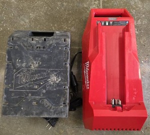 lot 1424 image: Milwaukee FUEL Battery Pack 6.0Ah with Dual Bay Charger  Model XC406 M18 MX