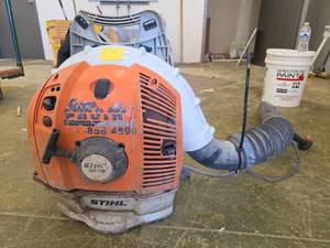 lot 1456 image: STIHL Backpack Blower with Harness and Hose Attachment  Model BR 700