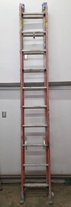 lot 1473 image: 20 Ft Werner Extra Heavy Duty Extension Ladder