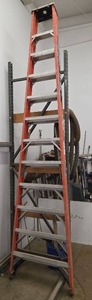 lot 1474 image: 12 Ft Werner Fiberglass Ladder&nbsp