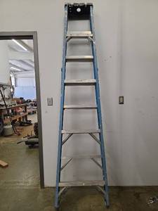 lot 1475 image: 8Ft Ladder Blue Metal Frame