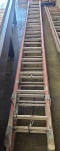lot 1494 image: 14 Ft Werner Fiberglass Extension Ladder