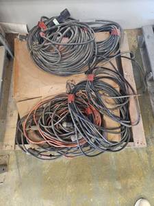 lot 15848 image: Lot of Heavy Duty Extension Cords Multiple Lengths