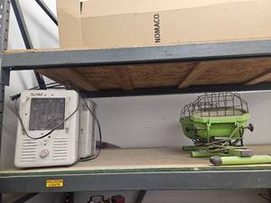 lot 15853 image: MaxHeat Portable Space Heater and Lights