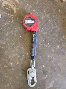 lot 15878 image: 11 Ft - 3M Protecta Fall Protection Retractable Lanyard  Model 3100426