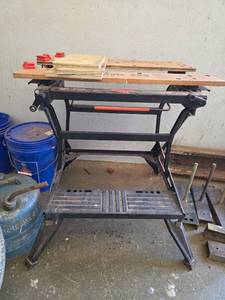 lot 21820 image: Black & Decker Workmate 425 Portable Project Center and Vise