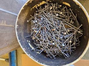 lot 15908 image: Assorted Nails