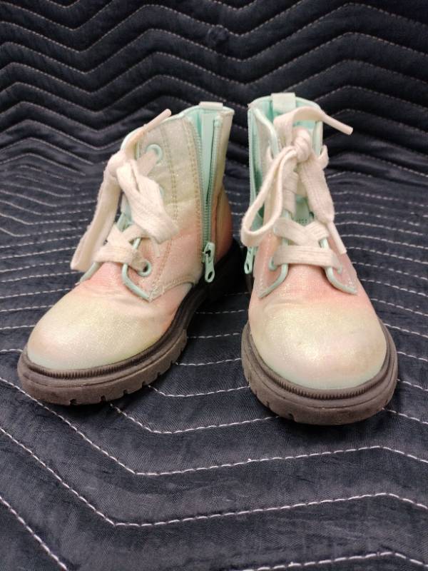 lot 61251 image: Cat & Jack Amaya Rainbow Glitter Combat Boots - 10