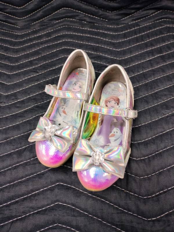 lot 61252 image: Disney Frozen Toddler Girls Low Heel Dress-Up Shoes - 9Y