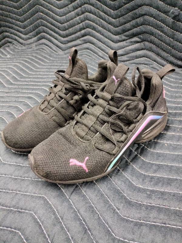 lot 61270 image: PUMA Axelion Mesh Fade sneakers - 5.5