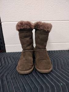 lot 25587 image: Bj�rndal Suede Fur-Lined Winter Boots