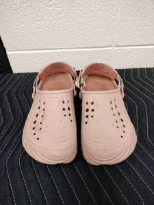 lot 25594 image: Crocs Pink Clog Shoes with Straps - 7w5m