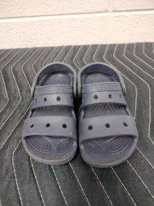 lot 25598 image: Crocs Navy Blue Sandals Size 10y