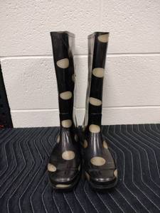 lot 25602 image: AZ Winston Polka Dot Rain Boots Black Cream - 9y