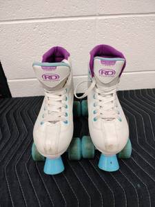 lot 25606 image: Roller Derby Roller Star 600 Quad Roller Skates Size 6