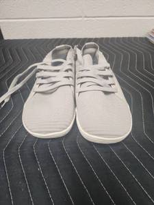 lot 25613 image: White Mesh Lace-Up Casual Sneakers Size 40