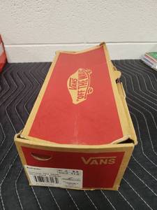 lot 25629 image: Vans Authentic Mens Fabric Athletic Shoe