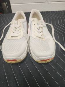 lot 25643 image: Wild Diva White Canvas Sneaker Red Pink Colorblock size 10