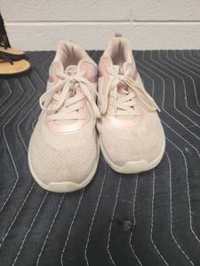lot 25660 image: Skechers Womens Running Shoes Size 10 Pink White