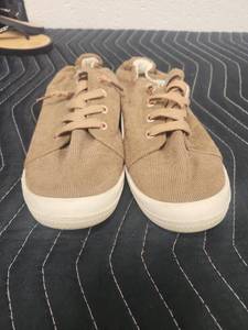 lot 25663 image: Bouncing Bravura Tan Corduroy Canvas Lace-Up Sneakers Size 10