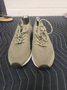 lot 25664 image: Mesh Knit Lace-Up Athletic Shoes Green size 10M