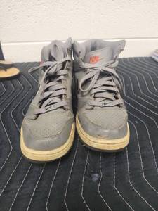 lot 25672 image: Nike Air Jordan 1 High Basketball Shoes Gray Red US 7.5