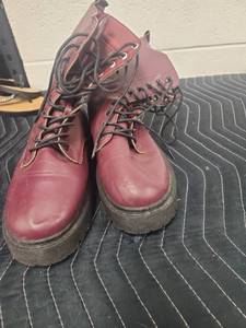 lot 25675 image: Burgundy Lace-Up Combat Boots w Lugged Sole size 10