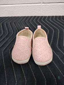 lot 25691 image: Cat & Jack Baby Girls Eyelet Slip-On Crib Shoes