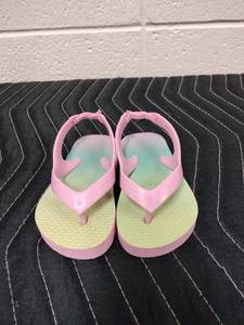 lot 25693 image: Pink Flip Flop Thong Sandals w Heart Cutout - 5y